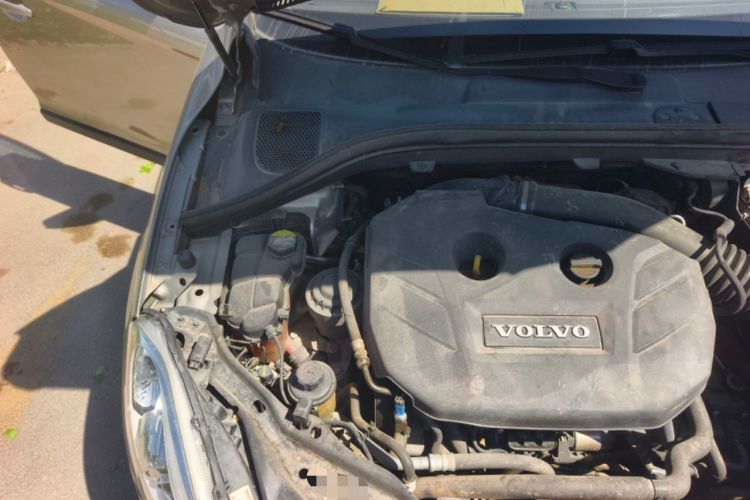 Used Volvo XC60 2012 T5 Comfort Edition Engine Bay Right