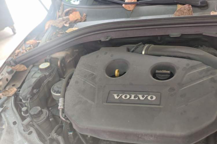 Used Volvo XC60 2012 T5 Comfort Edition Engine Bay Right