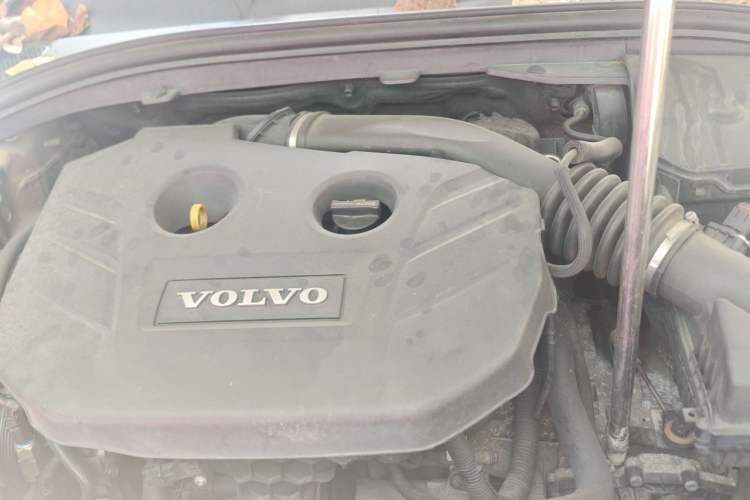 Used Volvo XC60 2012 T5 Comfort Edition Engine Bay