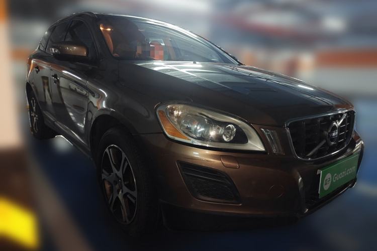 Used Volvo XC60 2012 T5 Comfort Edition Front Right 45 Deg