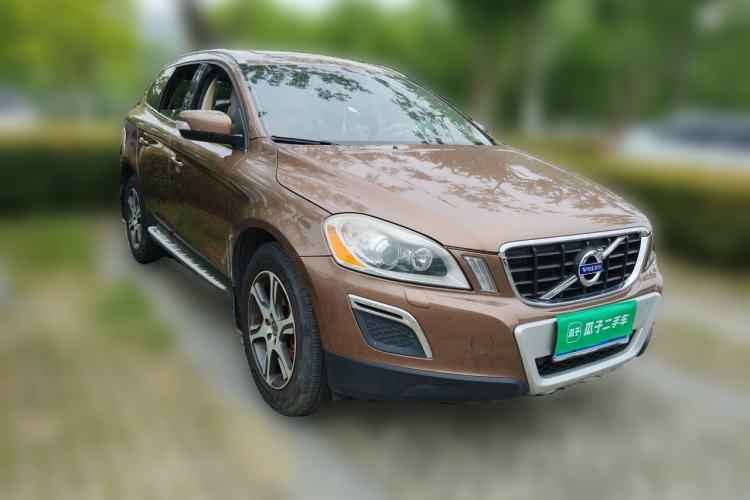 Used Volvo XC60 2012 T6 AWD Zhiya Edition Front Right 45 Deg