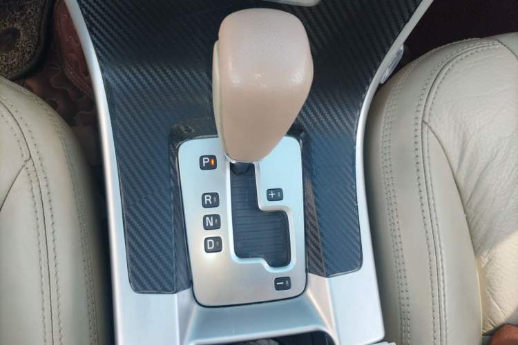 Used Volvo XC60 2012 T6 AWD Comfort Edition Gear Lever