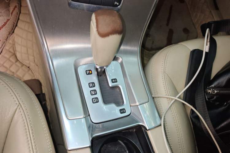Used Volvo XC60 2012 T6 AWD Comfort Edition Gear Lever