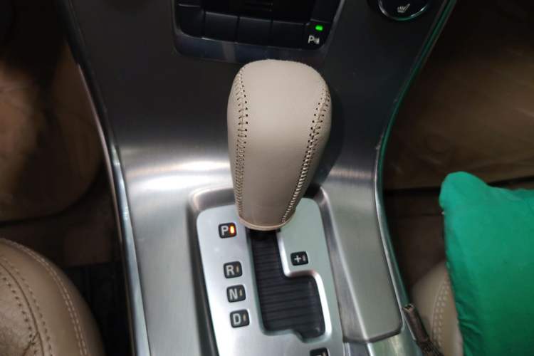 Used Volvo XC60 2012 T5 Comfort Edition Gear Lever