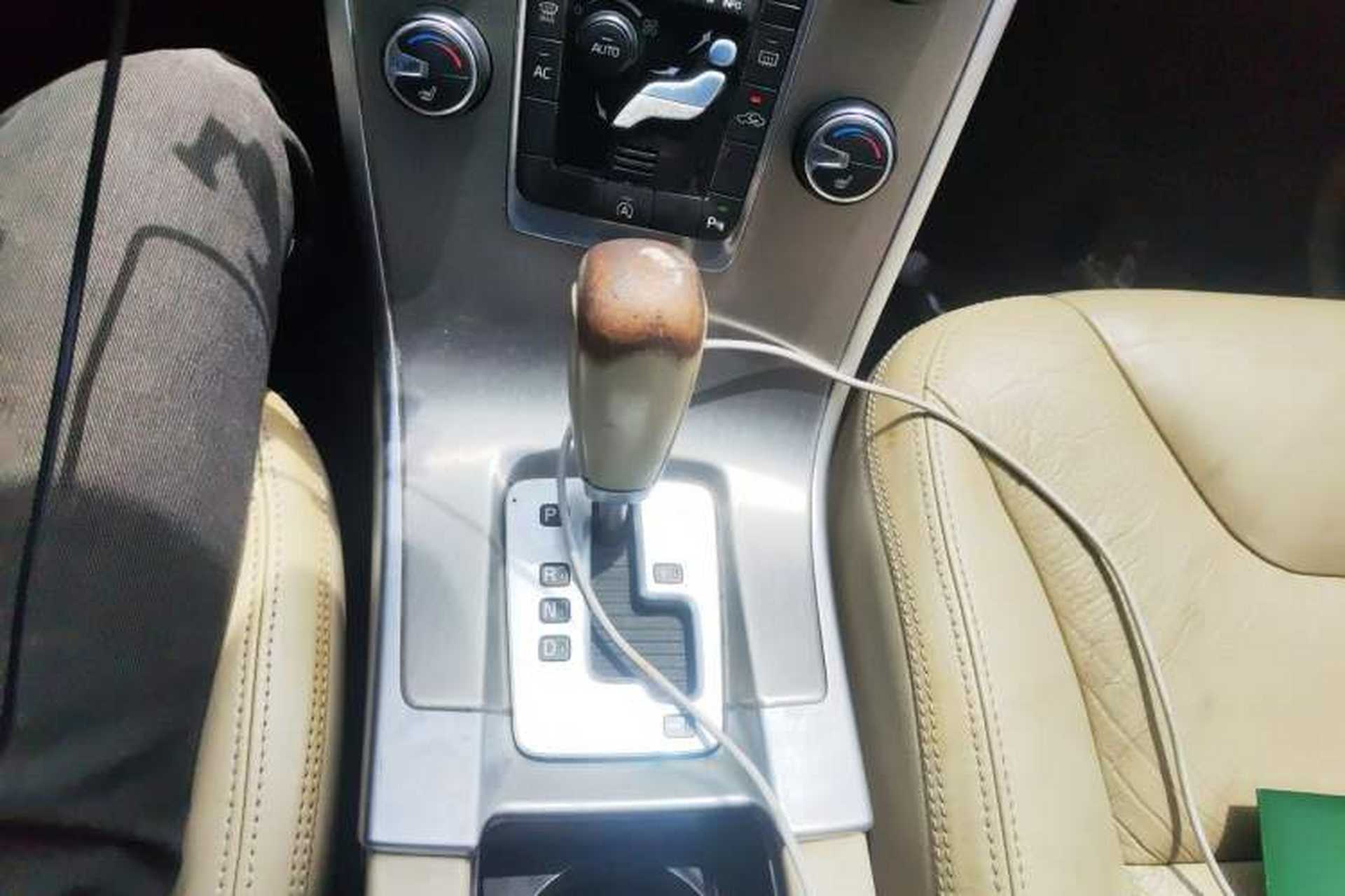 Used Volvo XC60 2012 T5 Comfort Edition Gear Lever