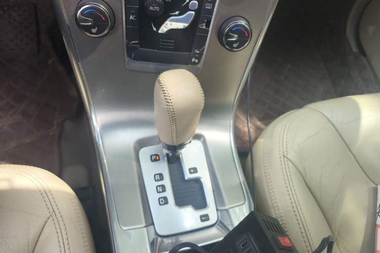 Used Volvo XC60 2012 T5 Zhiya Edition Gear Lever