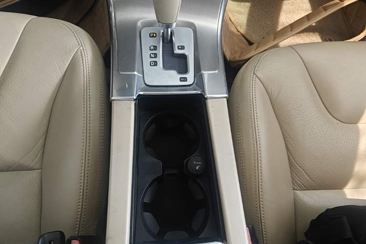 Used Volvo XC60 2012 T5 Comfort Edition Gear Lever