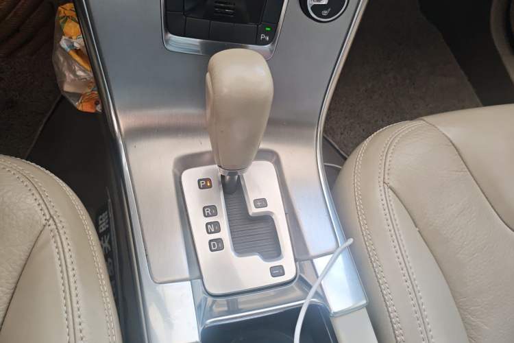 Used Volvo XC60 2012 T5 Comfort Edition Gear Lever