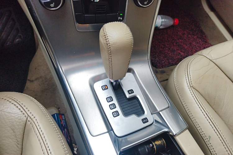 Used Volvo XC60 2012 T5 Comfort Edition Gear Lever
