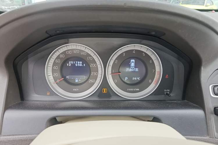 Used Volvo XC60 2012 T5 Zhiya Edition Instrument Cluster
