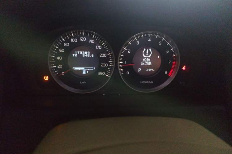 Used Volvo XC60 2012 T5 Comfort Edition Instrument Cluster