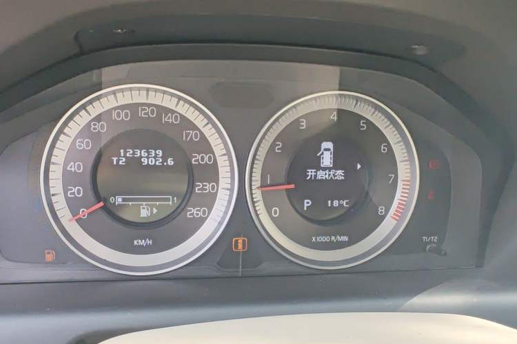 Used Volvo XC60 2012 T5 Zhiya Edition Instrument Cluster