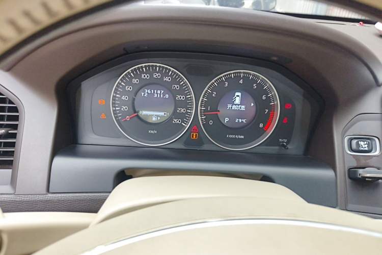 Used Volvo XC60 2012 T5 Comfort Edition Instrument Cluster