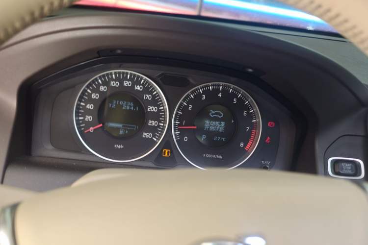 Used Volvo XC60 2012 T5 Comfort Edition Instrument Cluster