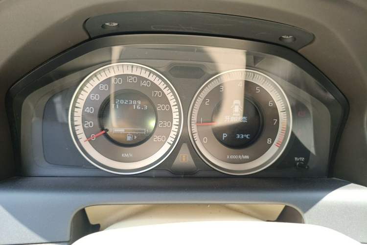 Used Volvo XC60 2012 T5 Zhiya Edition Instrument Cluster