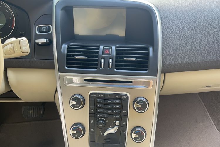 Used Volvo XC60 2012 T5 Comfort Edition Interior 3