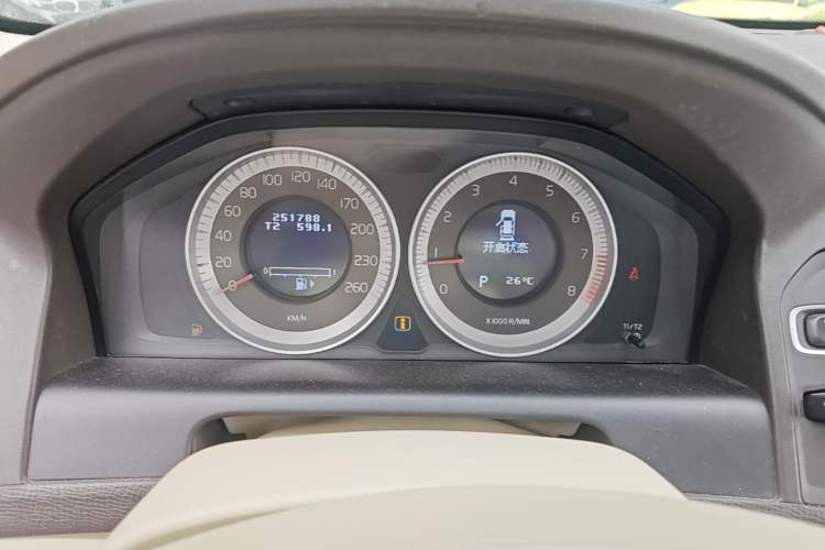 Used Volvo XC60 2012 T5 Zhiya Edition Odometer Close Up