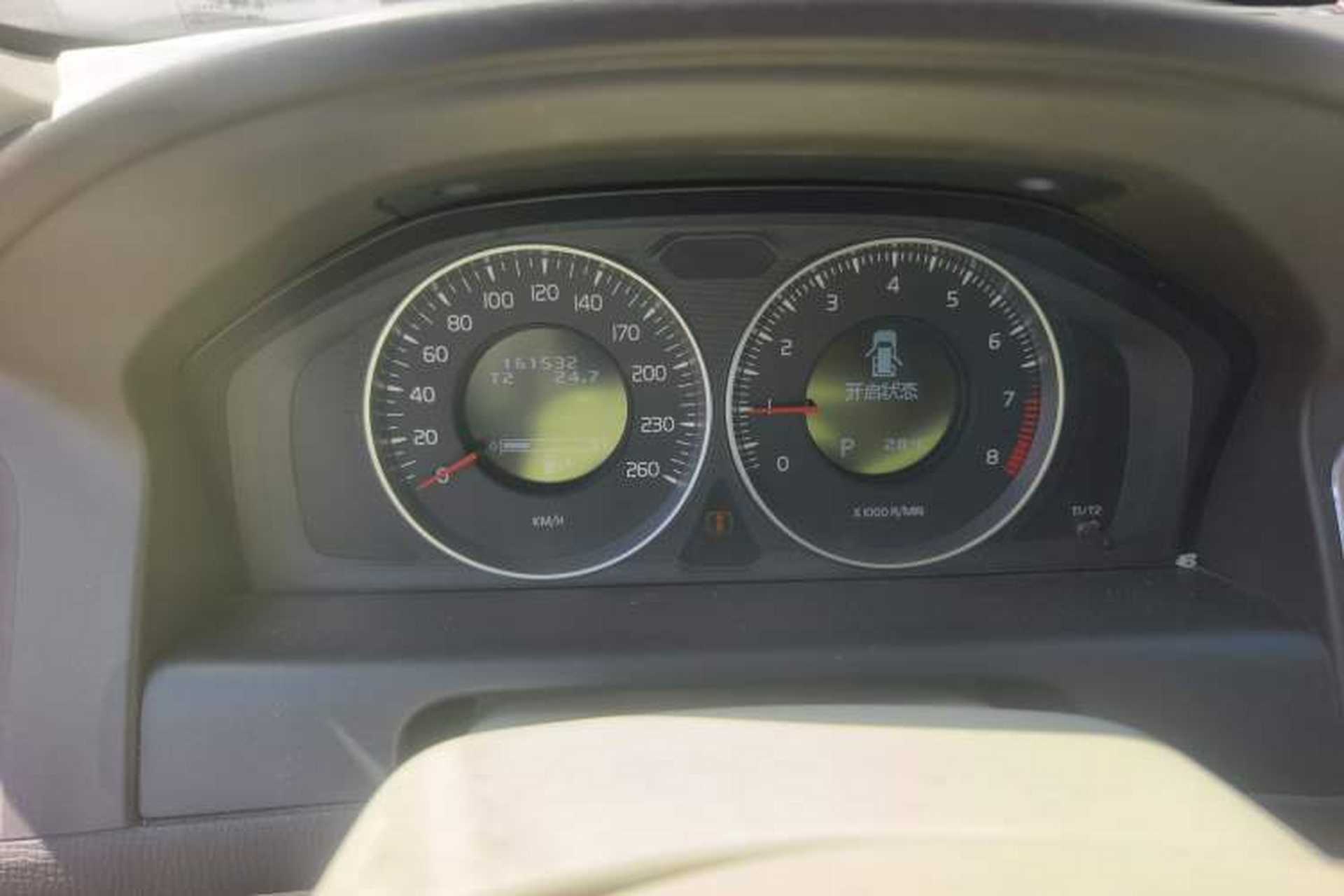 Used Volvo XC60 2012 T5 Comfort Edition Odometer Close Up