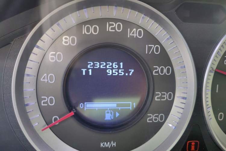 Used Volvo XC60 2012 T6 AWD Zhiya Edition Odometer Close Up