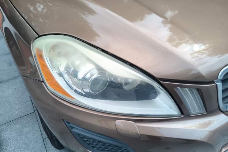 Used Volvo XC60 2012 T5 Comfort Edition Right Front Headlight