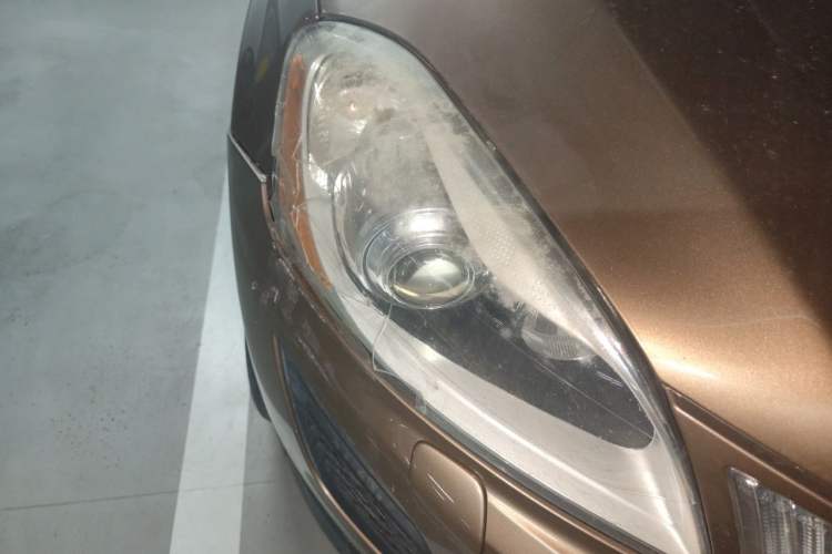 Used Volvo XC60 2012 T5 Comfort Edition Right Front Headlight