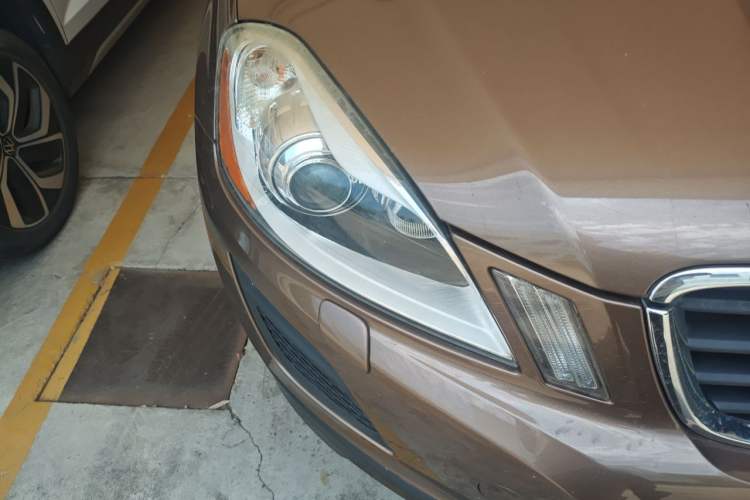 Used Volvo XC60 2012 T5 Comfort Edition Right Front Headlight