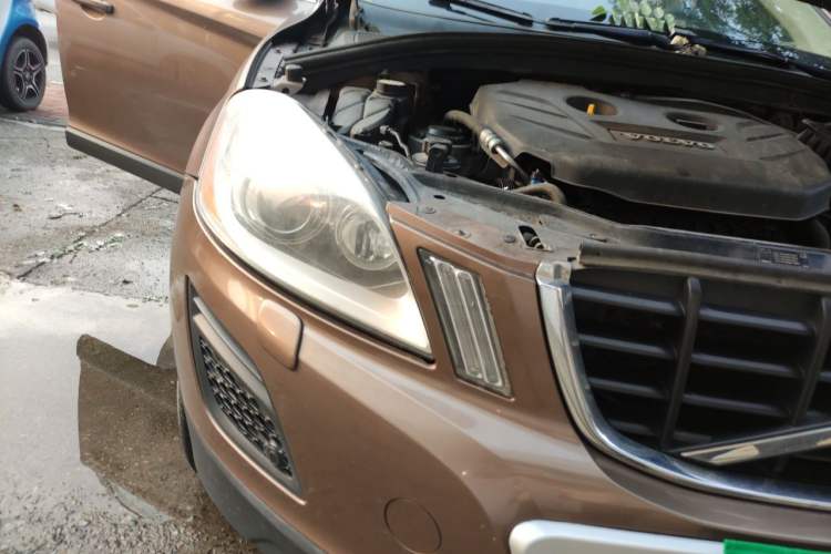Used Volvo XC60 2012 T5 Prestige Edition Right Front Headlight