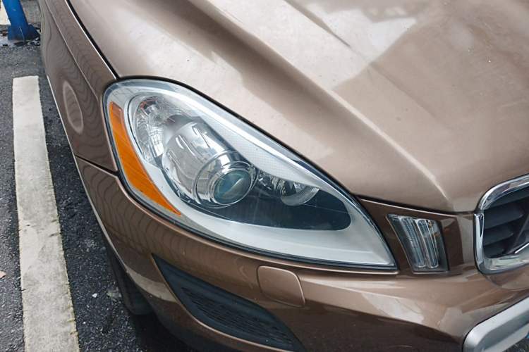 Used Volvo XC60 2012 T5 Comfort Edition Right Front Headlight