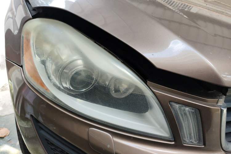 Used Volvo XC60 2012 T5 Comfort Edition Right Front Headlight
