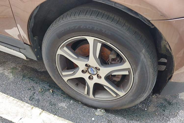 Used Volvo XC60 2012 T5 Comfort Edition Right Front Wheel Hub