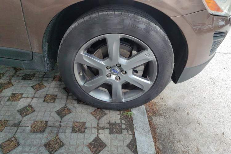 Used Volvo XC60 2012 T6 AWD Zhiya Edition Right Front Wheel Hub