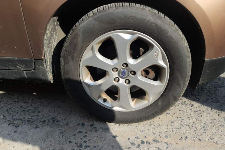 Used Volvo XC60 2012 T5 Zhiya Edition Right Front Wheel Hub
