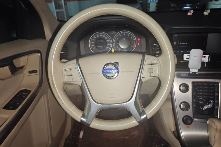 Used Volvo XC60 2012 T5 Comfort Edition Steering Wheel