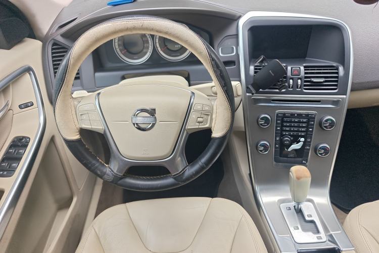Used Volvo XC60 2012 T5 Comfort Edition Steering Wheel