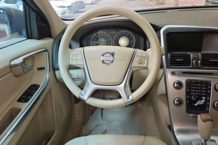 Used Volvo XC60 2012 T6 AWD Comfort Edition Steering Wheel