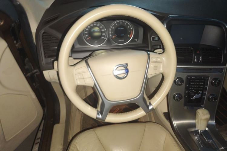 Used Volvo XC60 2012 T5 Comfort Edition Steering Wheel
