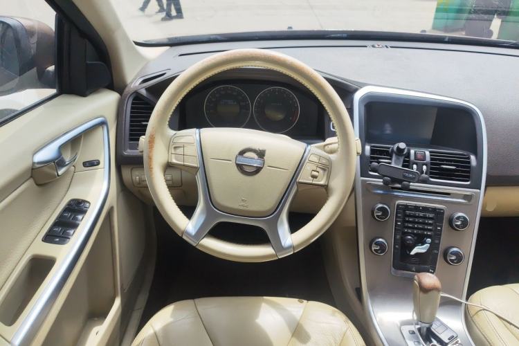 Used Volvo XC60 2012 T5 Comfort Edition Steering Wheel