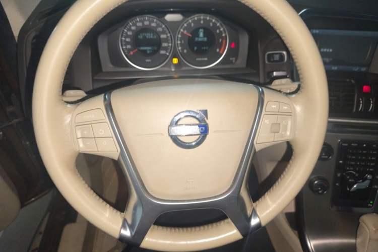 Used Volvo XC60 2012 T5 Comfort Edition Steering Wheel