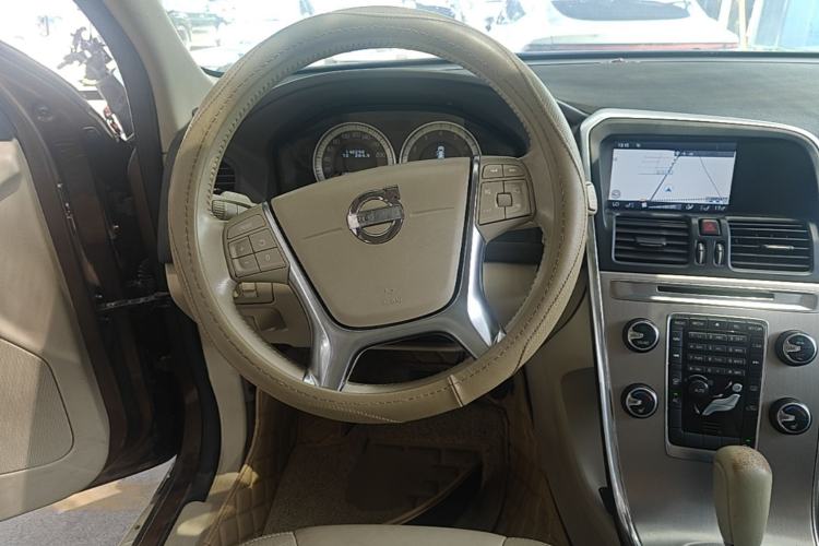 Used Volvo XC60 2012 T5 Comfort Edition Steering Wheel
