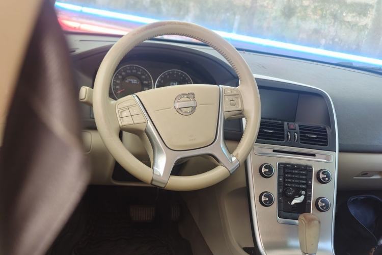 Used Volvo XC60 2012 T5 Comfort Edition Steering Wheel