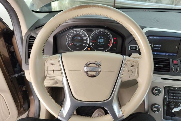 Used Volvo XC60 2012 T5 Comfort Edition Steering Wheel