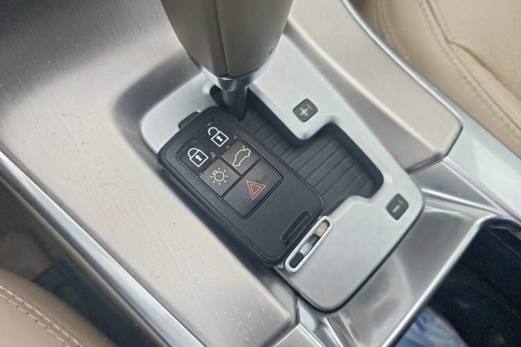 Used Volvo XC60 2012 T5 Comfort Edition Vehicle Key