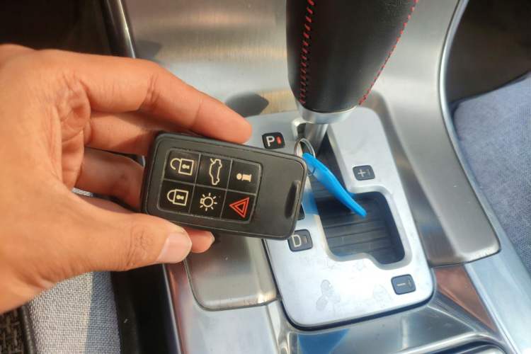 Used Volvo XC60 2012 T5 Prestige Edition Vehicle Key