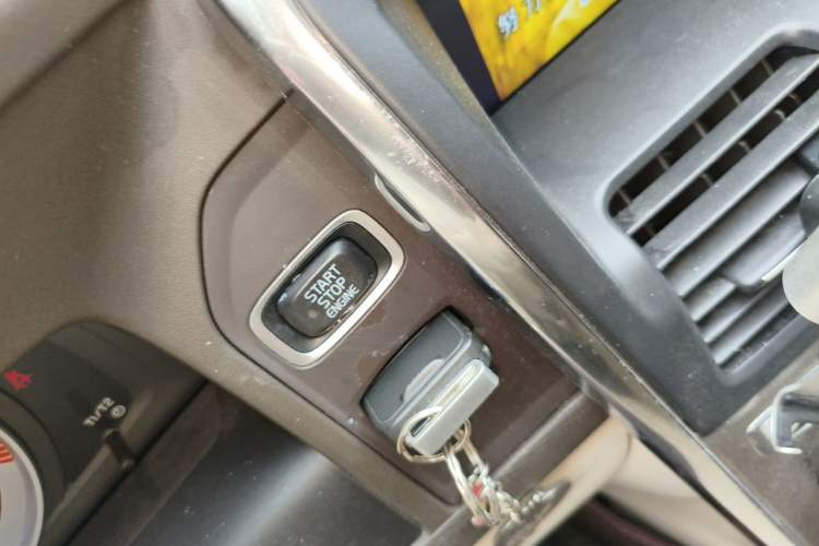 Used Volvo XC60 2012 T5 Comfort Edition Vehicle Key