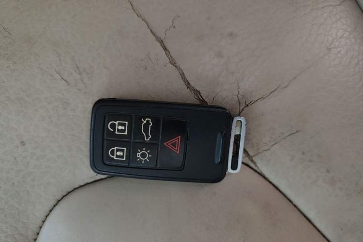 Used Volvo XC60 2012 T5 Comfort Edition Vehicle Key
