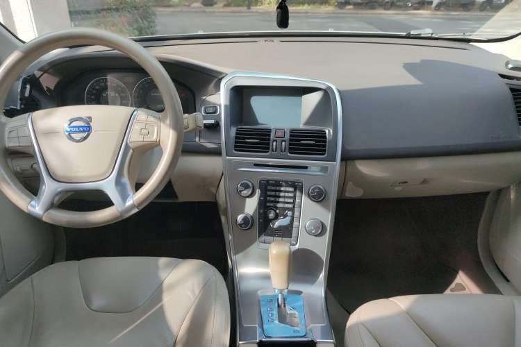 Used Volvo XC60 2012 T5 Volvo Ocean Race Commemorative Edition Center Console