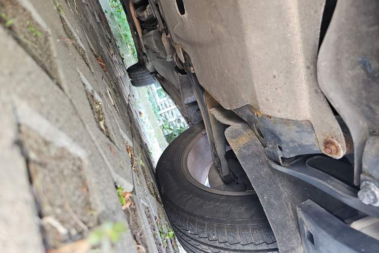 Used Volvo XC60 2012 T5 Comfort Edition Chassis Front Left