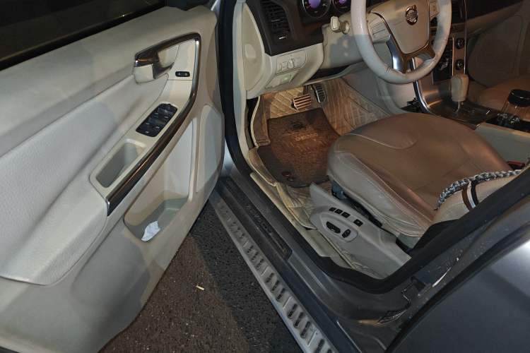 Used Volvo XC60 2012 T5 Comfort Edition Driver Seat
