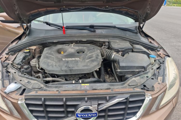 Used Volvo XC60 2012 T5 Personalized Sport Edition Engine Bay