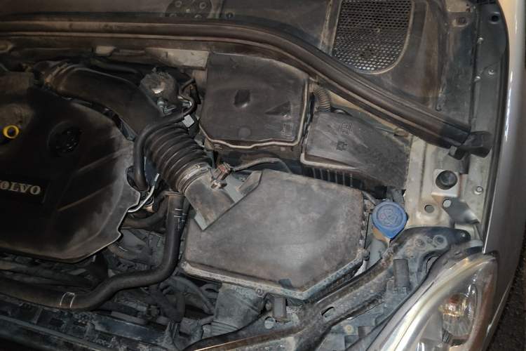 Used Volvo XC60 2012 T5 Comfort Edition Engine Bay Left